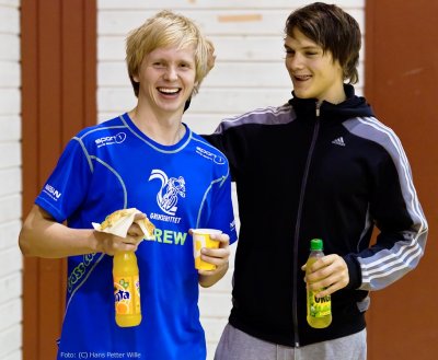 Hallvard B, Adrian O