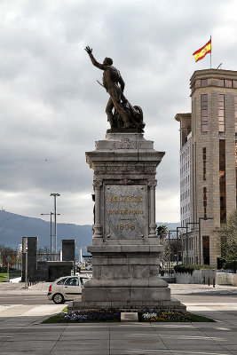 Monumento a Velarde