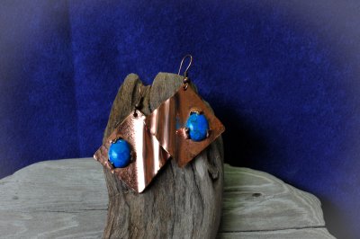 Copper Earrings with Howlite Cabs