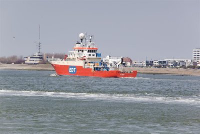 Research / Supply Vessels