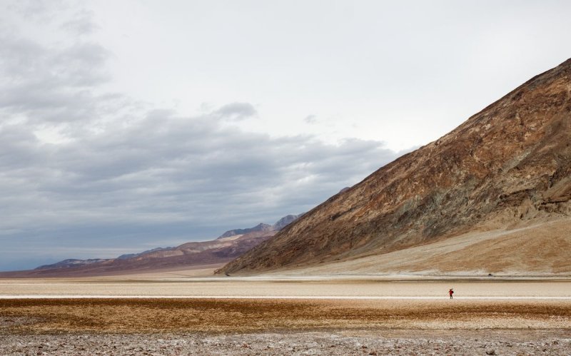 Death Valley: the lowest point and the smallest photographer in North America