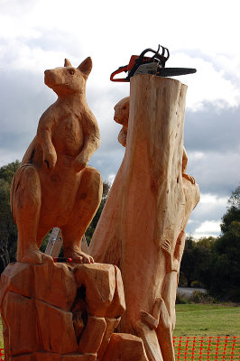 A chainsaw as a tool of art.