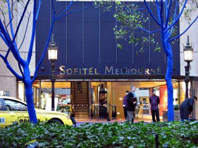  Hotel Sofitel entrance