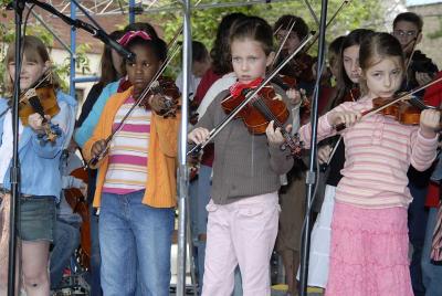 Andersonville street fair, June 2006