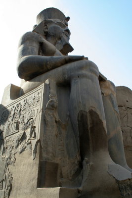 Ramses statue at Luxor.jpg