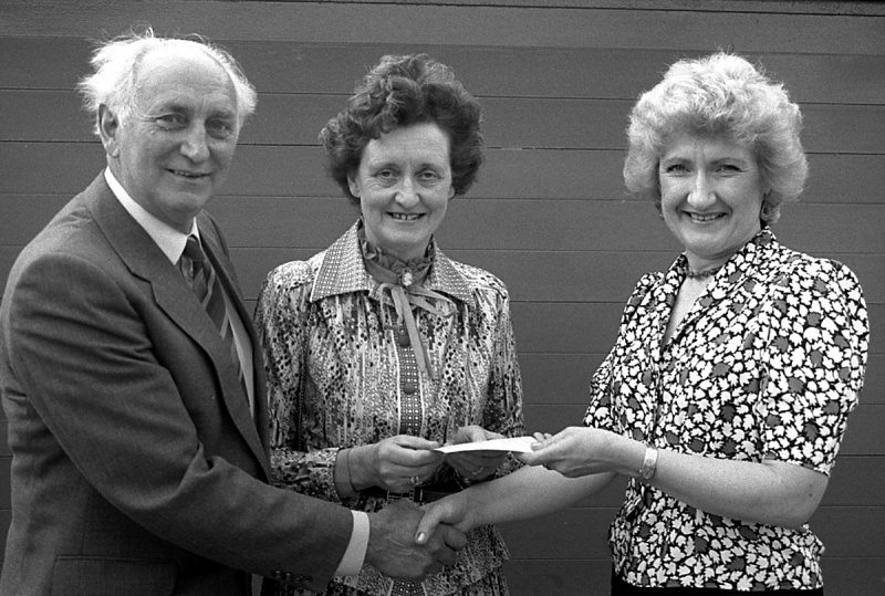 Siec gyntaf Clwb 100 Papur Menai 1987.jpg