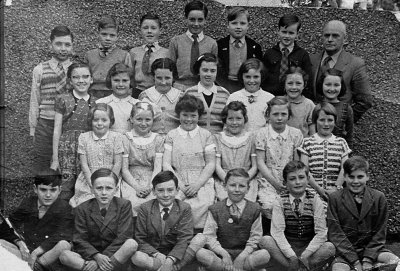 Plant Ysgol Henblas Llangristiolus tua 1956 - 58.jpg