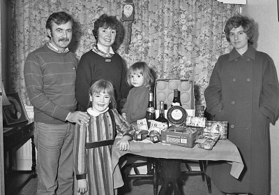 Enillwyr Hamper Papur Menai 1985.