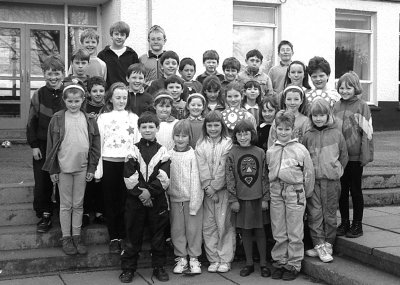 Plant Ysgol Llanfairpwll 1992.jpg