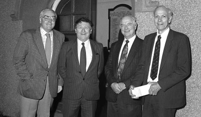 Yr Athro Hywel TeifiEdwards Cyril Hughes Awdur Yr Athro Gwyn Thomas Ar Cyng John L Williams Medi 1992.jpg