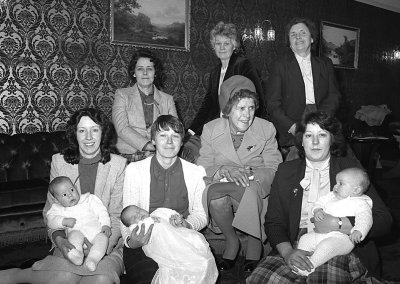 Teulu Llain yr Eglwys Llangristiolus 1985.jpg