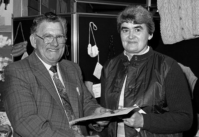 Telynfab yn cyflwyno 1985.jpg