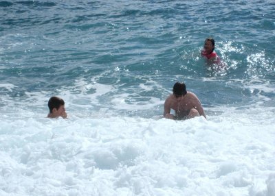 Positano - playing in the surf 02