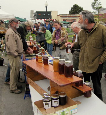 Arcata Farmers Market Humboldt Honey 02