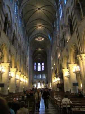 Notre Dame Interior 01