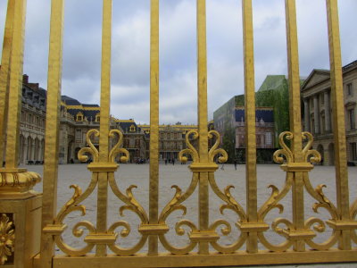 View through Versailles goldleaf fence