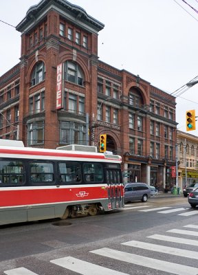 Gladstone Hotel