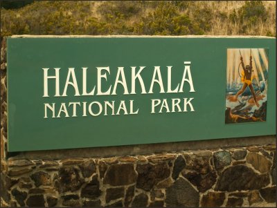9659.Haleakala Sign.