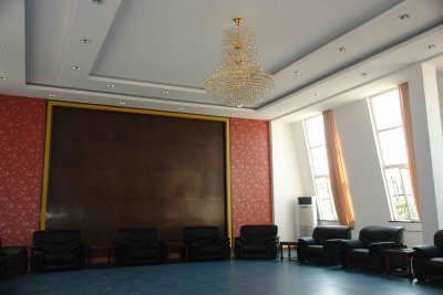 Mao/Communist style reception room, in a new building.....