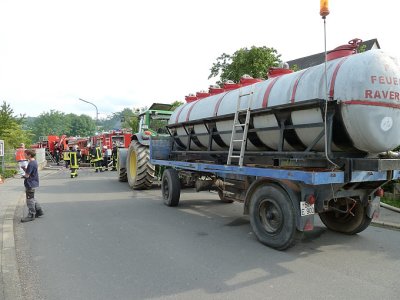 Feuerwehr Raversbeuren mit Tankanhnger