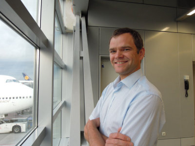 Dr. Arndt Hausherr - Waiting for the plane