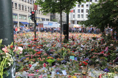 The sea of flowers at Stortorget (Cathedral Square)