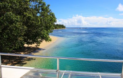 The 360 Discovery catamaran beached in Mboromole