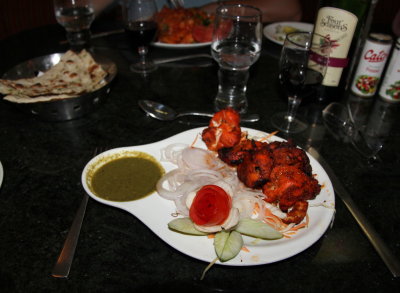 Finally in Hotel Amar - Agra! Well deserved chicken tikka after more than 12 hours on the road from Jodhpur