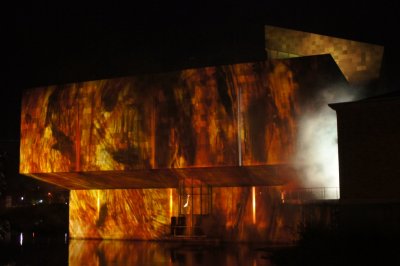 Projectie op Van Abbe museum