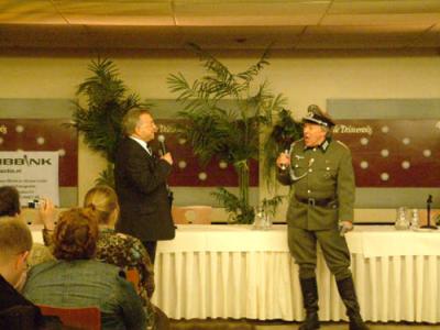 Sam Kelly, Guy Siner
