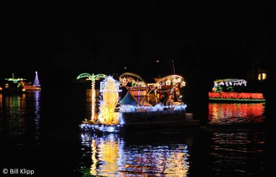 Willow Lake Lighted Boat Parade  4