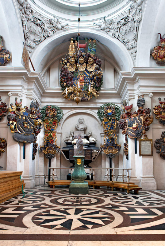 Spnga kyrka, Bondeska gravkapellet frn 1600-talet
