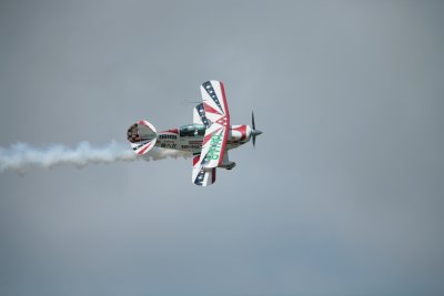 Stunt flyer