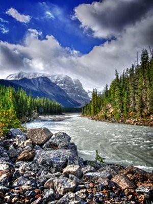 Traveling the Icefields Parkway