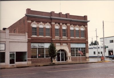 CITY HALL PAULS VALLEY OK- 8-29-1986-600 dpi scan.jpg