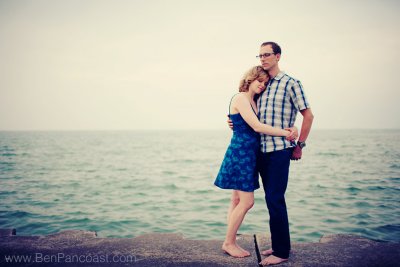 Lake Michigan Engagement Photos.jpg