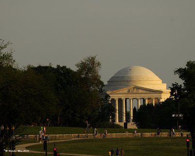 Approaching the Jefferson Memorial.jpg