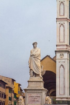 Statue of Dante