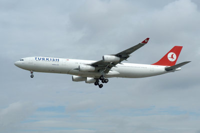 Turkish Airbus A340-300 TC-JDN
