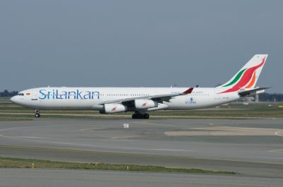Sri Lankan Airbus A340-300 4R-ADC  Visit Sri Lanka