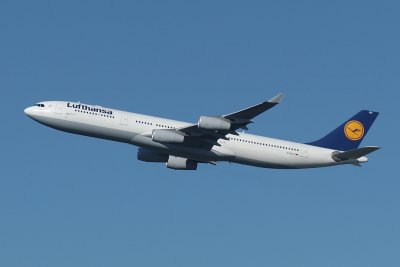 Lufthansa Airbus A340-300 D-AIGT  