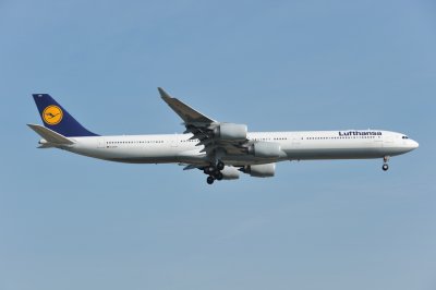 Lufthansa Airbus A340-600 D-AIHH  
