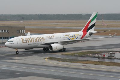Emirates Airbus A330-200 A6-EKT