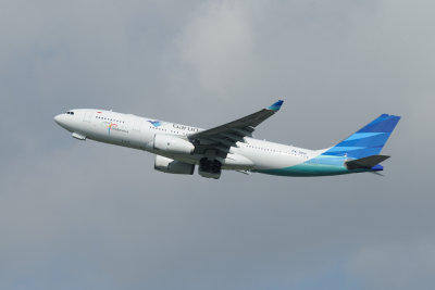 Garuda Indonesia  Airbus A330-200 PK-GPH