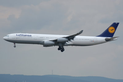 Lufthansa Airbus A340-300 D-AIGM  