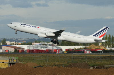 AIRFRANCE Airbus A340-300 F-GLZH   new colours