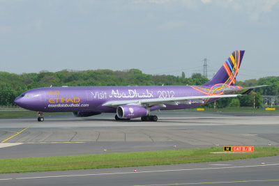 Etihad Airbus A330-300  A6-AFA Visit AbuDhabi 2012