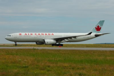 Air Canada  Airbus A330-300  C-GHKW