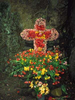 Cross of flowers