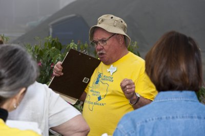 32_Fruit Sale_021911.jpg